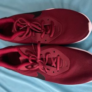 NIKE AIR Men’s Athletic Sneakers | Red Black | Size 11.5